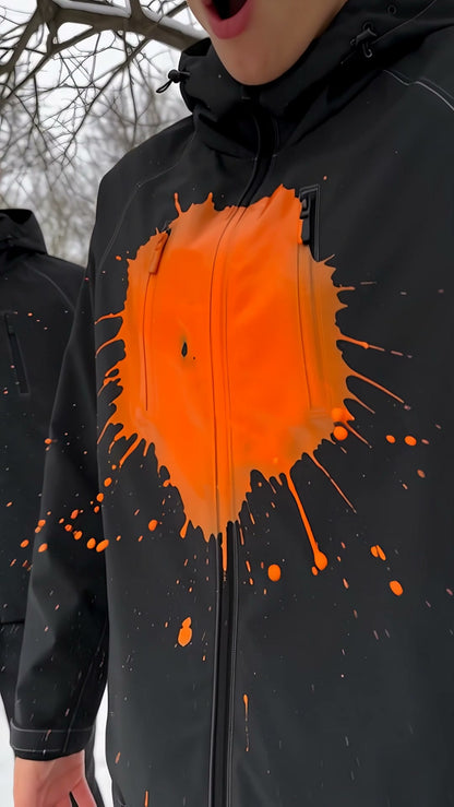 Chaqueta Kromia con color naranja donde cayo el agua